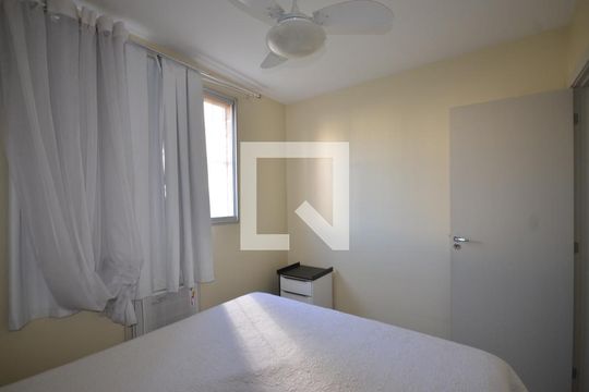 Quarto 2 de apartamento para alugar com 2 quartos, 44m² em Cosmos, Rio de Janeiro
