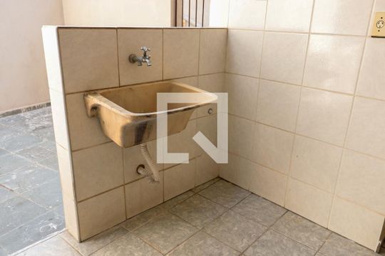 Área de Serviço de casa à venda com 3 quartos, 240m² em Padroeira, Osasco