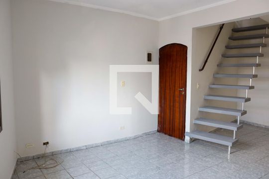 Casa à venda com 3 quartos, 240m² em Padroeira, Osasco