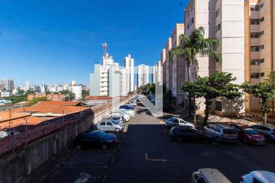 Vista do quarto 2 de apartamento para alugar com 3 quartos, 82m² em Taquaral, Campinas
