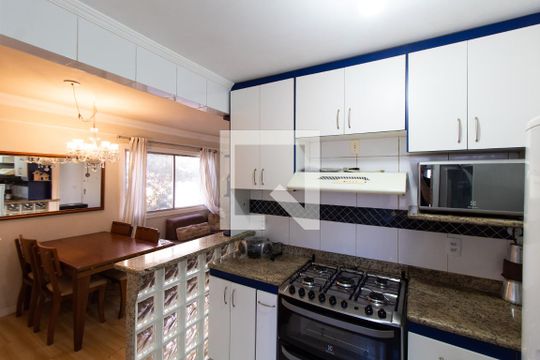Cozinha de apartamento para alugar com 3 quartos, 82m² em Taquaral, Campinas