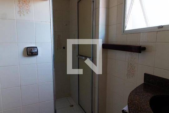 Banheiro da Suíte de apartamento para alugar com 3 quartos, 82m² em Taquaral, Campinas