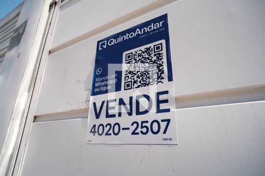 Fachada e Placa de apartamento à venda com 2 quartos, 56m² em Vila Dalila, São Paulo