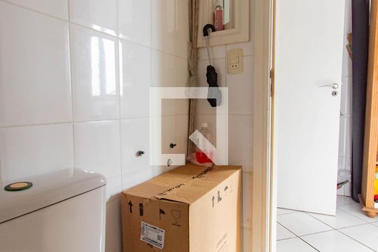 Banheiro de Serviço de apartamento para alugar com 4 quartos, 160m² em Marechal Rondon, Canoas