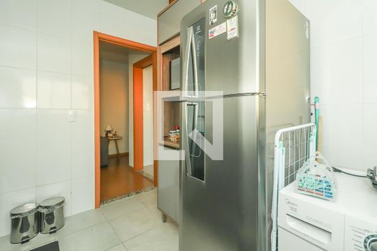 Cozinha de apartamento à venda com 1 quarto, 45m² em Rubem Berta, Porto Alegre