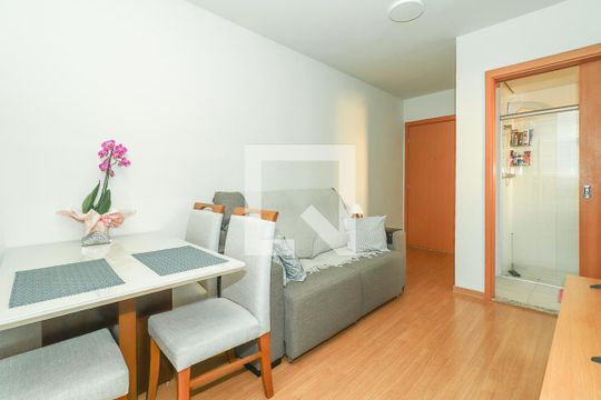 Sala de apartamento à venda com 1 quarto, 45m² em Rubem Berta, Porto Alegre