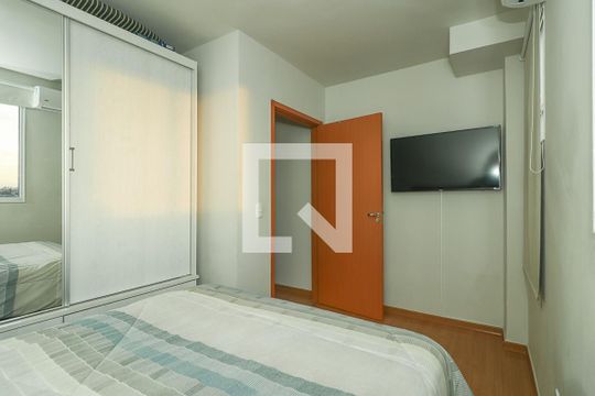 Quarto de apartamento à venda com 1 quarto, 45m² em Rubem Berta, Porto Alegre