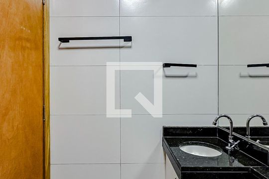 Banheiro de apartamento à venda com 1 quarto, 35m² em Vila Diva (zona Leste), São Paulo