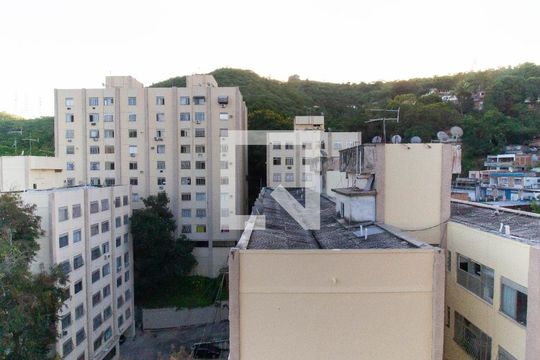 Vista Quarto 2 de apartamento para alugar com 2 quartos, 68m² em Santa Rosa, Niterói