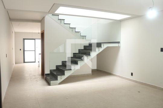 Casa à venda com 3 quartos, 200m² em Cerâmica, São Caetano do Sul