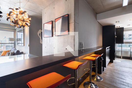 Cozinha de apartamento para alugar com 1 quarto, 70m² em Itaim Bibi, São Paulo
