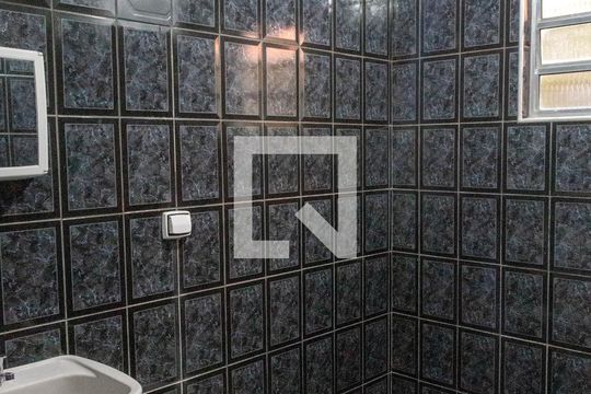 Banheiro de casa para alugar com 3 quartos, 125m² em Parque Mikail, Guarulhos