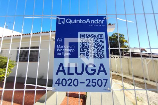 Plaquinha  de casa para alugar com 2 quartos, 138m² em Vila Joaquim Inacio, Campinas