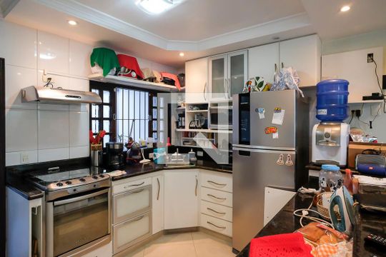 Cozinha de casa à venda com 3 quartos, 235m² em Rudge Ramos, São Bernardo do Campo