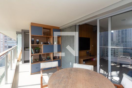 Varanda de apartamento à venda com 1 quarto, 68m² em Vila Nova Conceição, São Paulo