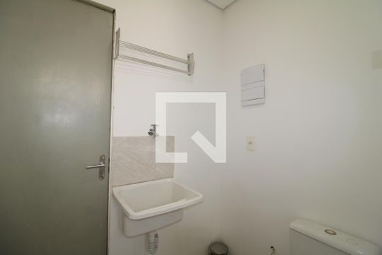Banheiro de kitnet/studio para alugar com 1 quarto, 25m² em Limão, São Paulo