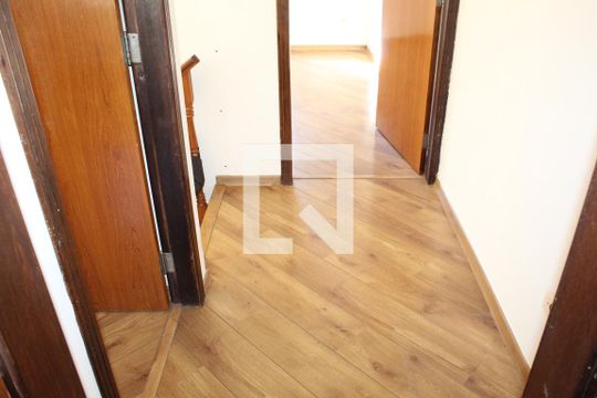 Corredor de casa de condomínio para alugar com 2 quartos, 95m² em Bairro do Maranhao, Cotia