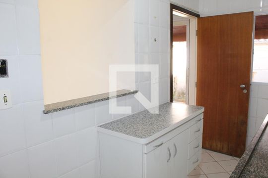 Cozinha de casa de condomínio para alugar com 2 quartos, 95m² em Bairro do Maranhao, Cotia