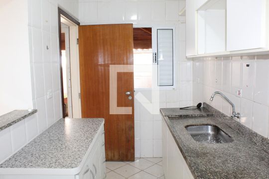 Cozinha de casa de condomínio para alugar com 2 quartos, 95m² em Bairro do Maranhao, Cotia