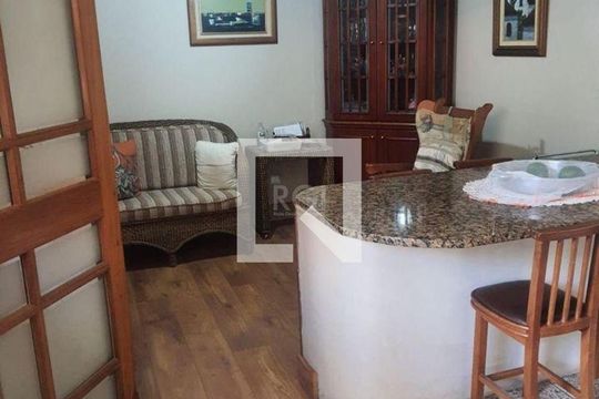 Casa à venda com 3 quartos, 330m² em Jardim do Salso, Porto Alegre