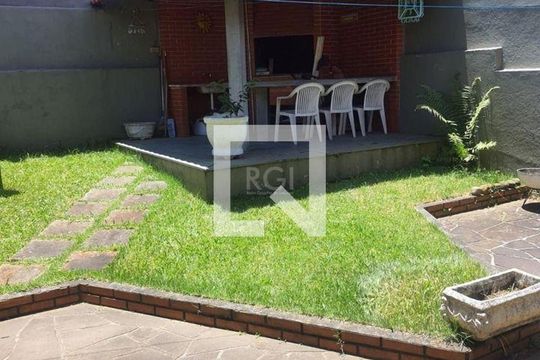 Casa à venda com 3 quartos, 330m² em Jardim do Salso, Porto Alegre