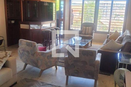 Casa à venda com 3 quartos, 330m² em Jardim do Salso, Porto Alegre