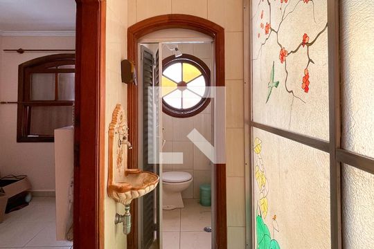Banheiro de serviço de casa à venda com 6 quartos, 380m² em Baeta Neves, São Bernardo do Campo