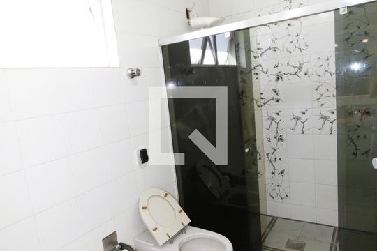 Banheiro Social de casa à venda com 5 quartos, 229m² em Prado, Belo Horizonte