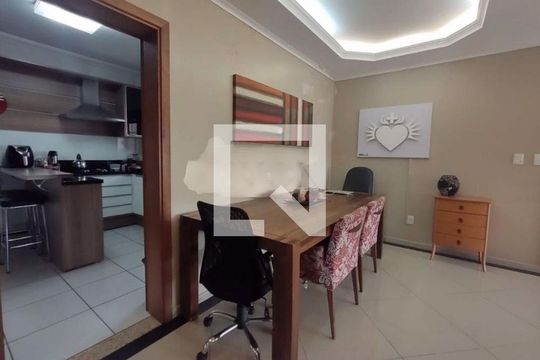 Apartamento à venda com 3 quartos, 123m² em Vila Ipiranga, Porto Alegre