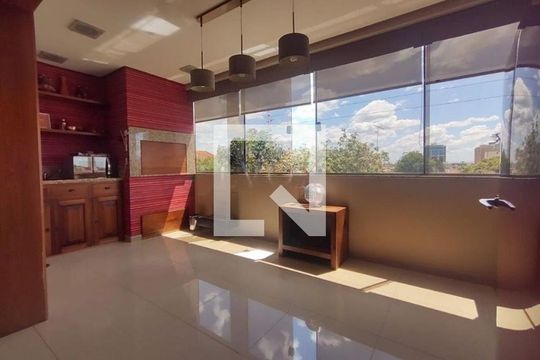 Apartamento à venda com 3 quartos, 123m² em Vila Ipiranga, Porto Alegre