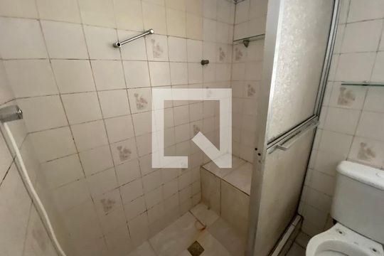 Banheiro de casa para alugar com 1 quarto, 60m² em Tanque, Rio de Janeiro