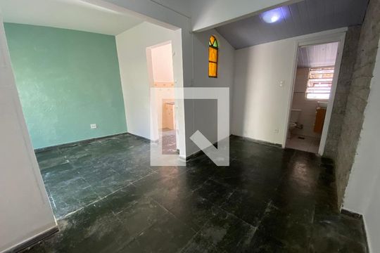 Sala/Quarto de casa para alugar com 1 quarto, 60m² em Tanque, Rio de Janeiro