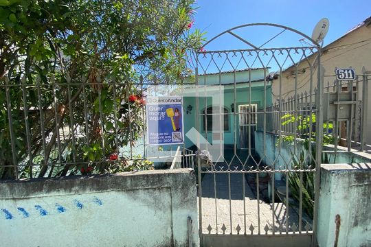 Fachada de casa para alugar com 1 quarto, 60m² em Tanque, Rio de Janeiro