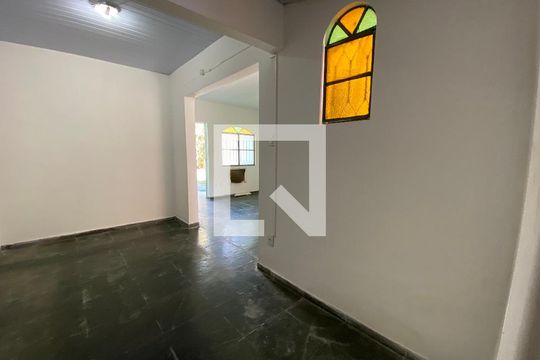 Sala/Quarto de casa para alugar com 1 quarto, 60m² em Tanque, Rio de Janeiro