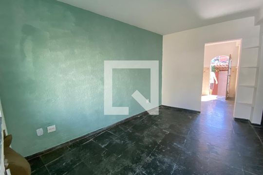 Sala/Quarto de casa para alugar com 1 quarto, 60m² em Tanque, Rio de Janeiro
