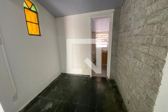 Sala/Quarto de casa para alugar com 1 quarto, 60m² em Tanque, Rio de Janeiro