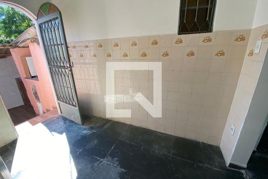 Cozinha de casa para alugar com 1 quarto, 60m² em Tanque, Rio de Janeiro