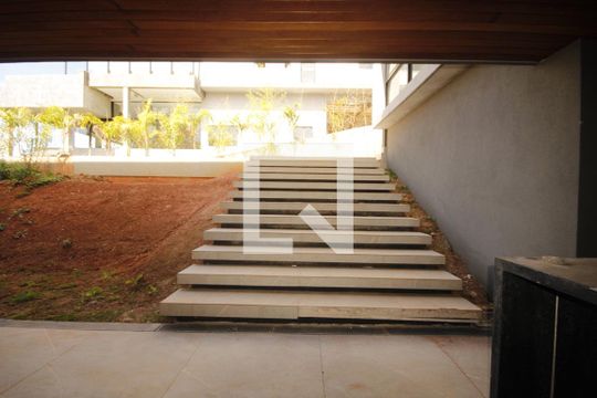 escada de casa de condomínio à venda com 4 quartos, 403m² em Rosário, Nova Lima
