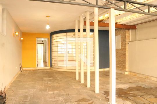 Garagem de casa à venda com 3 quartos, 320m² em Pompeia, São Paulo