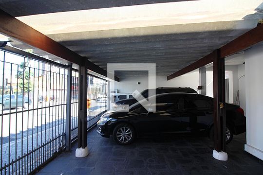 Garagem de casa à venda com 3 quartos, 380m² em Jardim Nova Petropolis, São Bernardo do Campo