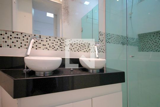 Banheiro da Suíte de apartamento à venda com 1 quarto, 42m² em Cruzeiro, Belo Horizonte