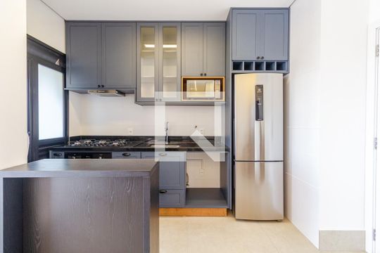 Cozinha de apartamento para alugar com 2 quartos, 73m² em Pinheiros, São Paulo