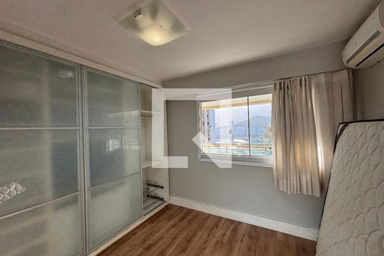Quarto 1 de apartamento à venda com 3 quartos, 200m² em Lagoa, Rio de Janeiro
