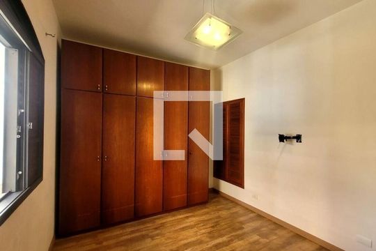 Casa à venda com 3 quartos, 120m² em Cerqueira César, São Paulo