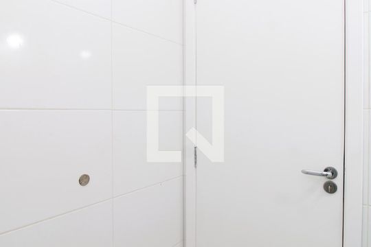 Banheiro de apartamento para alugar com 2 quartos, 32m² em Vila Mazzei, São Paulo