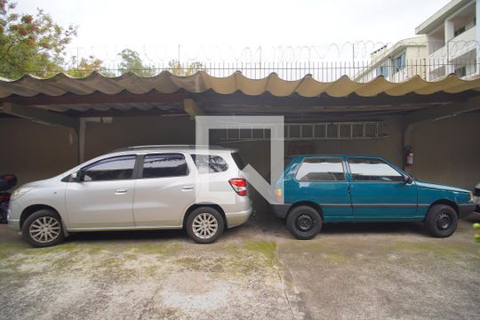 Garagem de casa de condomínio à venda com 2 quartos, 90m² em Rondônia, Novo Hamburgo