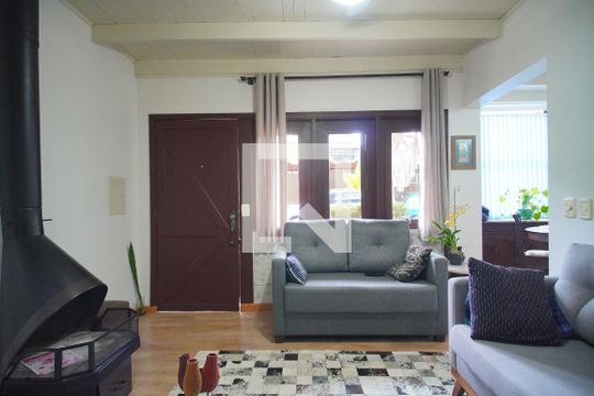 Sala de casa de condomínio à venda com 2 quartos, 90m² em Rondônia, Novo Hamburgo
