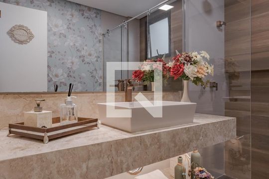 Banheiro 2 de apartamento à venda com 3 quartos, 209m² em Rio Branco, Porto Alegre