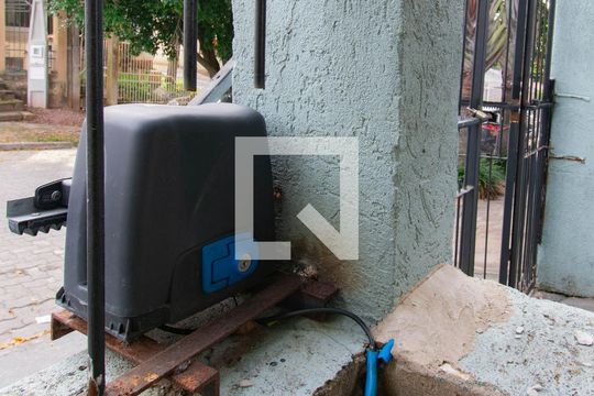Detalhe de casa à venda com 1 quarto, 75m² em São José, Canoas