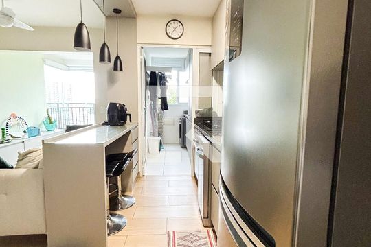 Cozinha de apartamento para alugar com 2 quartos, 66m² em Santo Amaro, São Paulo